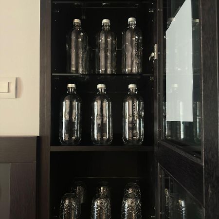 Bnbiz - Coworking Hotel Fiorenzuola dʼArda Exteriör bild
