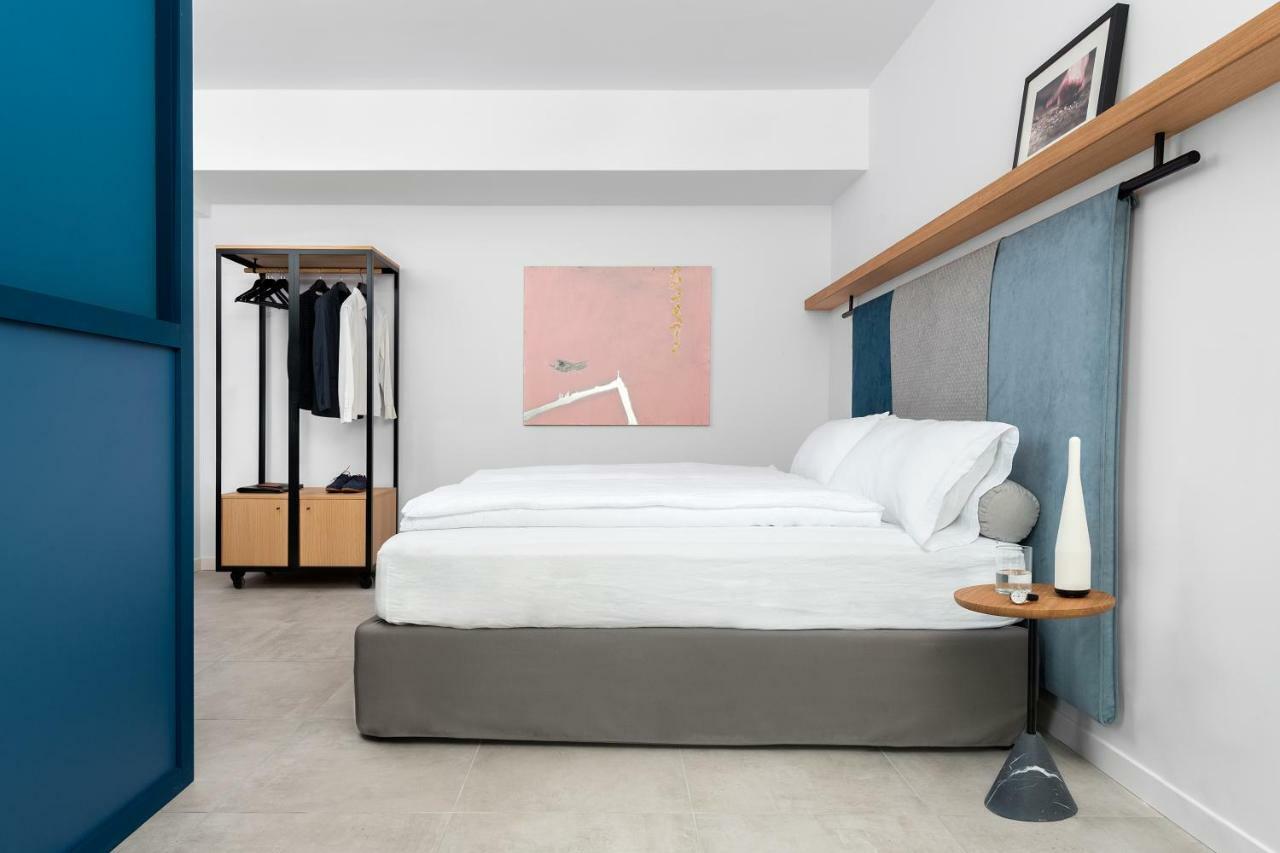 Bnbiz - Coworking Hotel Fiorenzuola dʼArda Exteriör bild